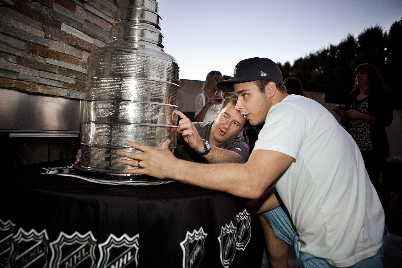 20120627_brown_stanley-cup-party-2081-2-web